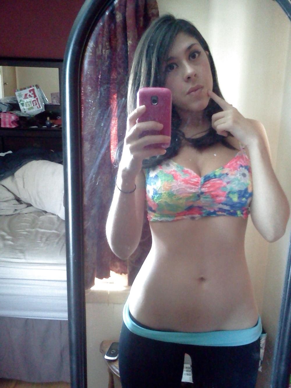 25P Self Pics Hot Amateurs - vol 27!