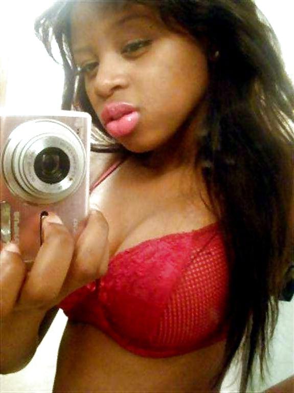 25P Self Pics Hot Amateurs - vol 27!