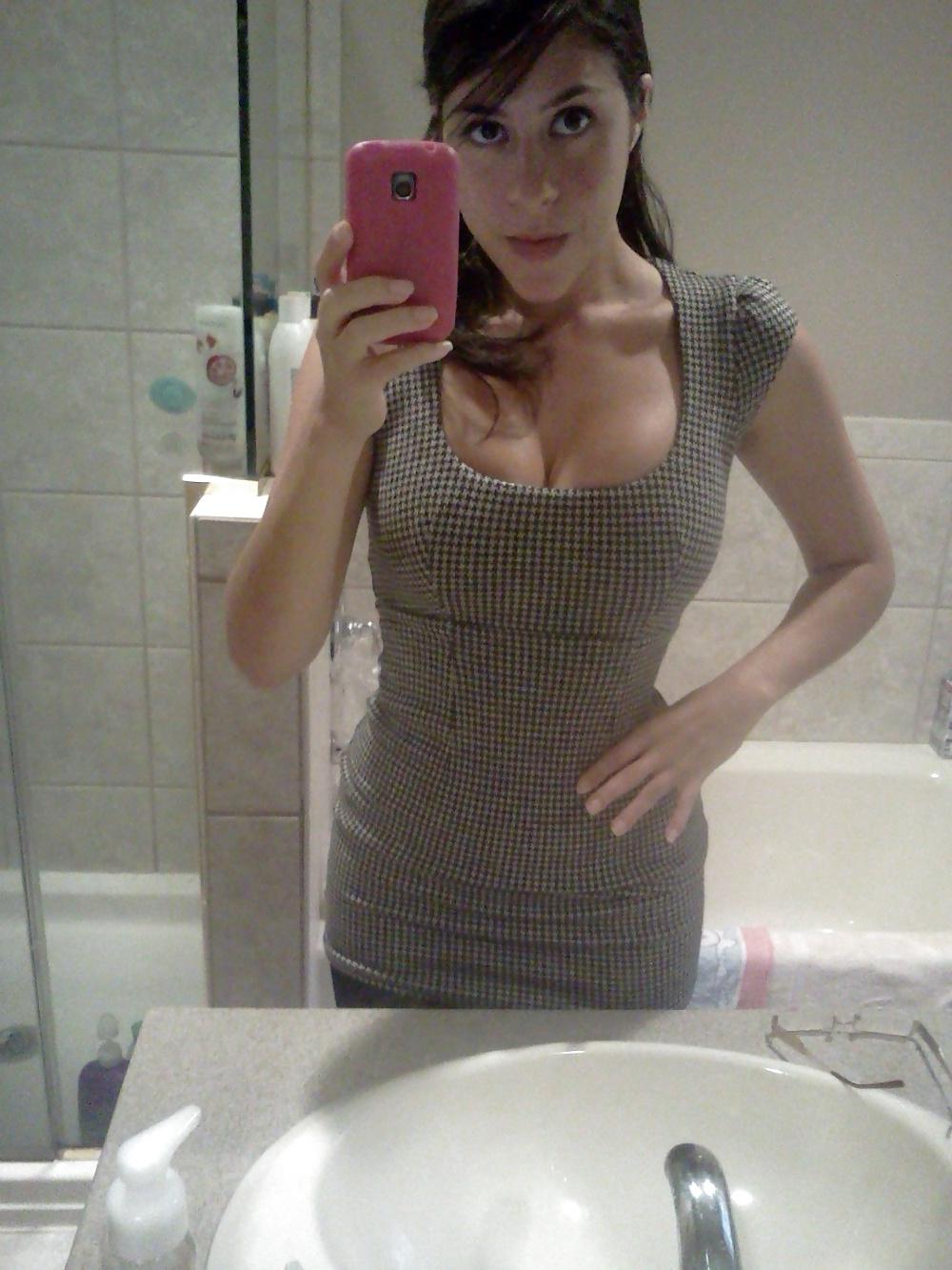 25P Self Pics Hot Amateurs - vol 27!