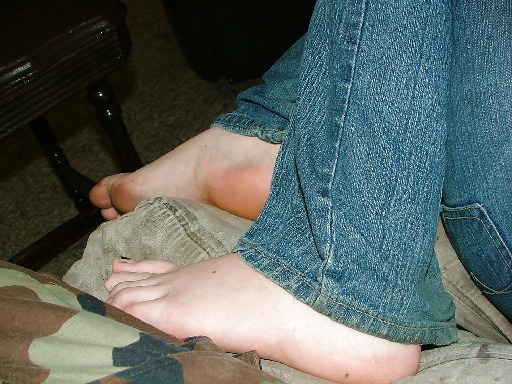 25P Tattooed Pierced Redhead, Foot Fetish