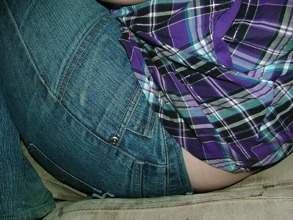 25P Tattooed Pierced Redhead, Foot Fetish