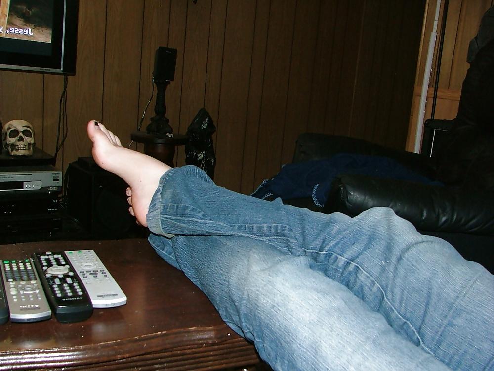 25P Tattooed Pierced Redhead, Foot Fetish
