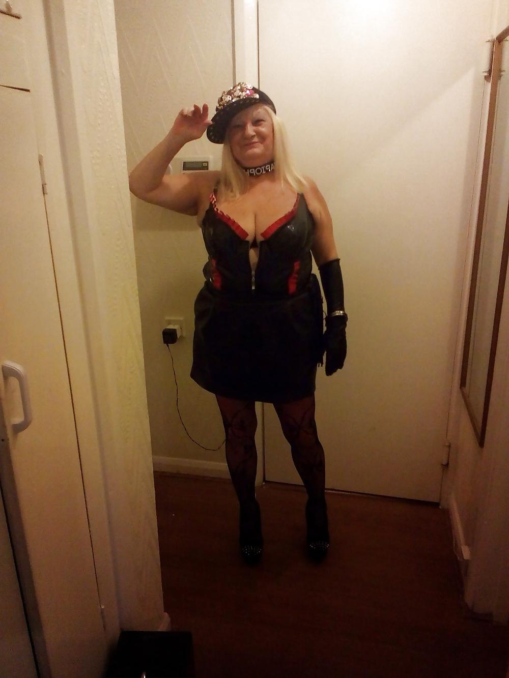 13P UK, BBW whore poses before getting fucked hard and deep