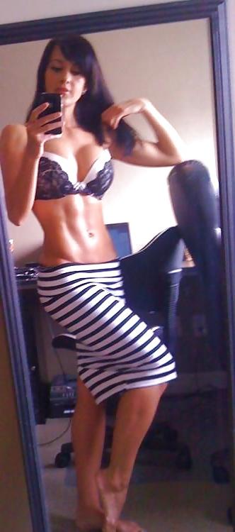 25P Self Pics Hot Amateurs - vol 28!