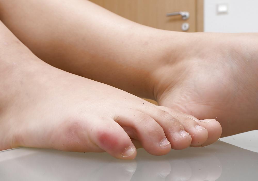 25P FOOT FETISH - GINI I