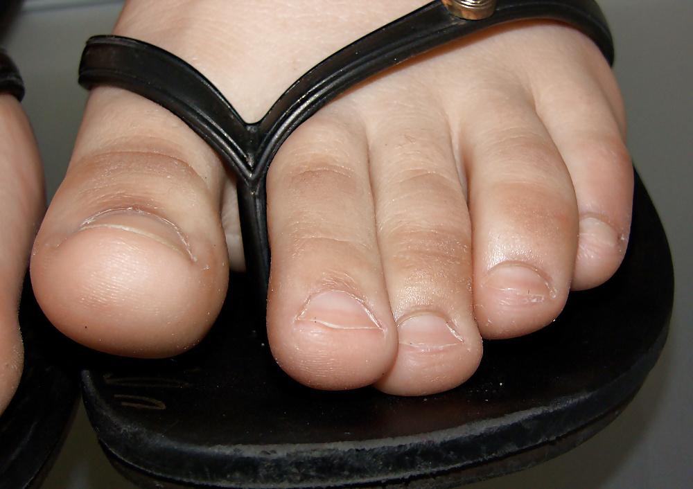 25P FOOT FETISH - GINI I