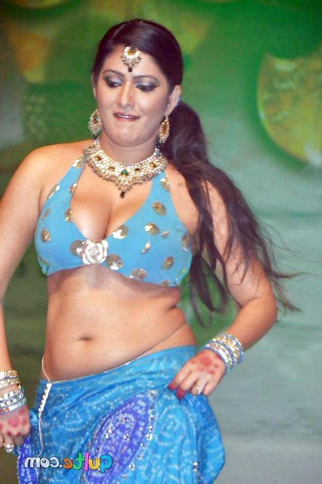 24P Desi Aunty Photo Album