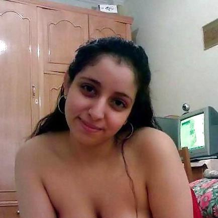 24P Desi Aunty Photo Album