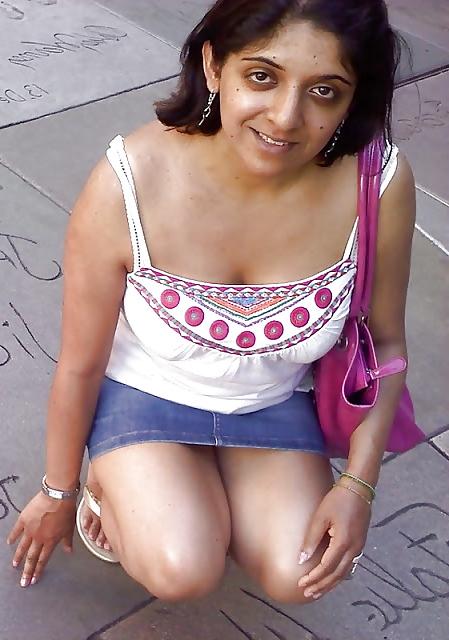 24P Desi Aunty Photo Album