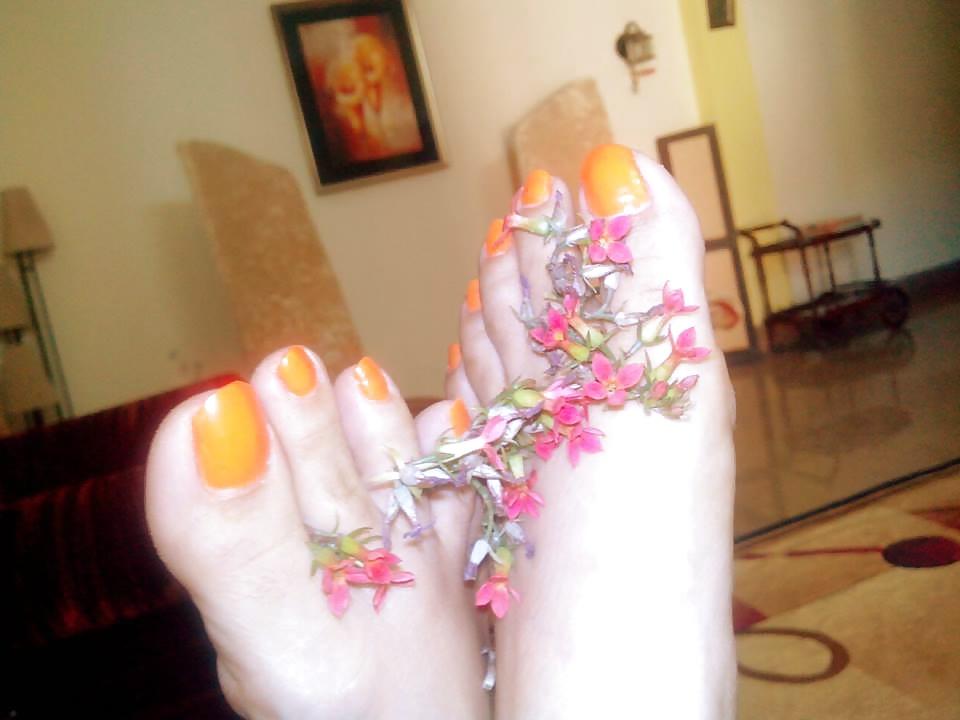 18P PAKI INDIAN DESI PAKISTANI FEET FOOT FETISH