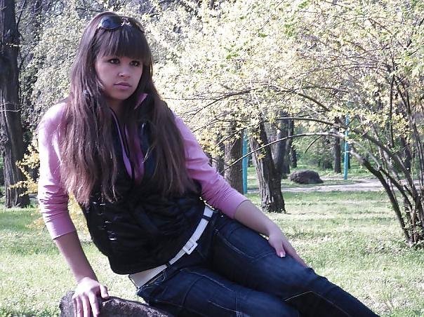 25P 19 year old leonie from russia