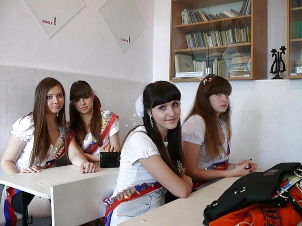 25P 19 year old leonie from russia