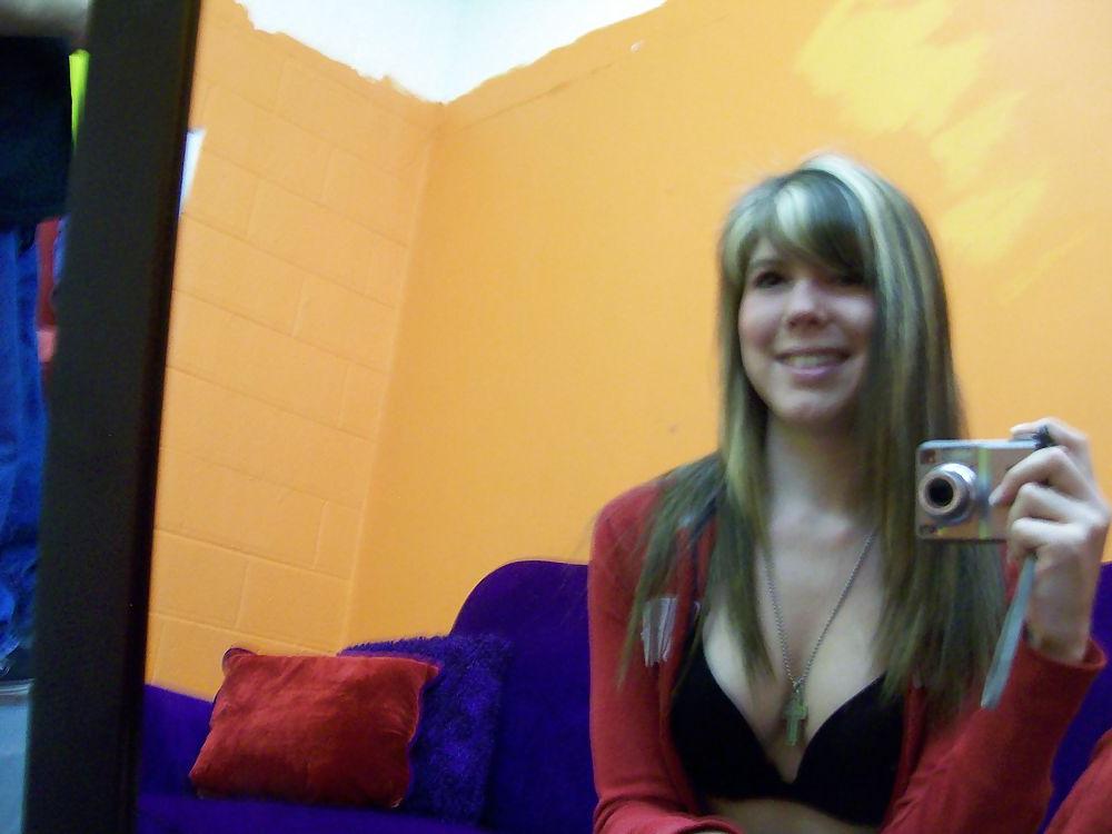 25P Hot self and blow pics of nice girl