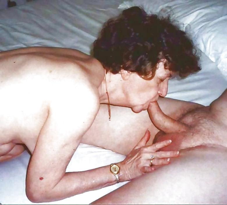 9P OLD GRANNY STILL LOVES TO SUCK