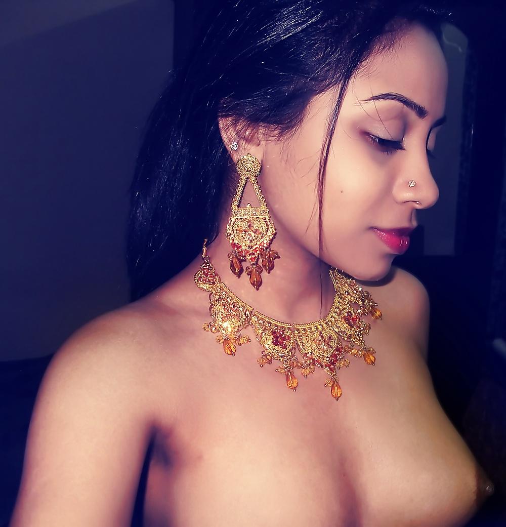 22P Desi Indian Girl 