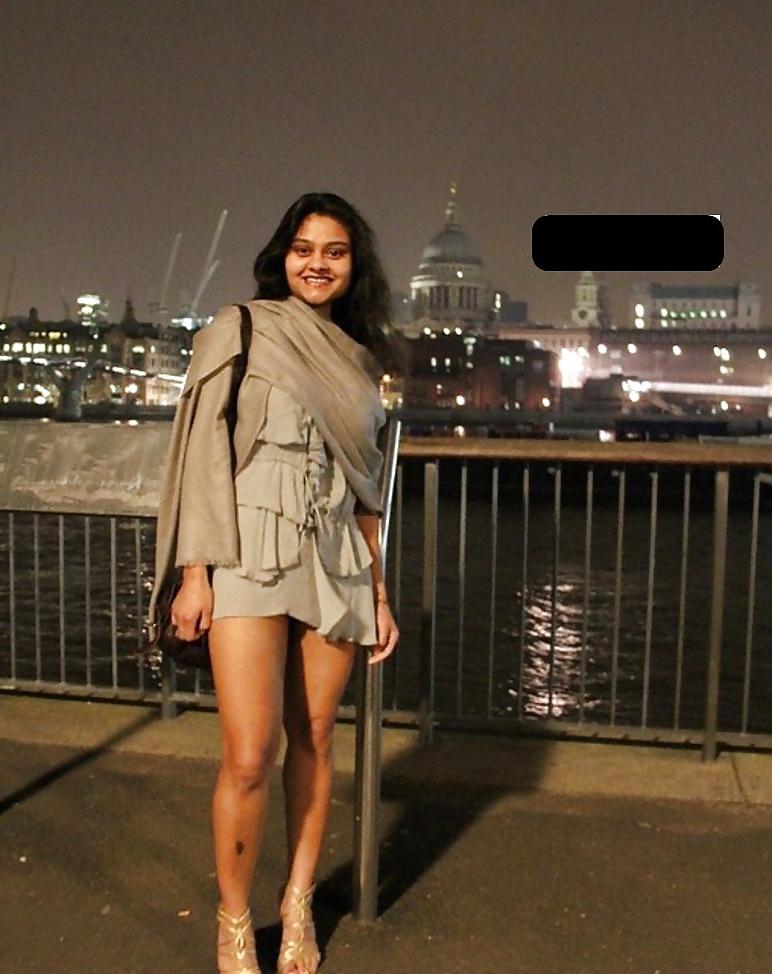 23P Desi Nri Girls Showing Pussy And Boobs