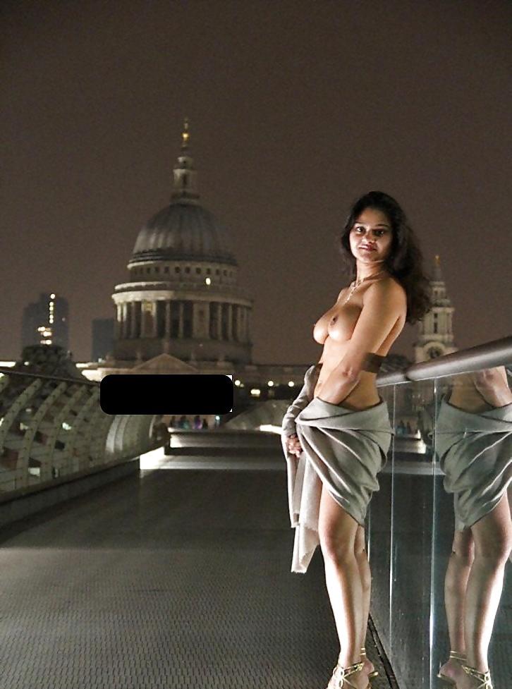 23P Desi Nri Girls Showing Pussy And Boobs