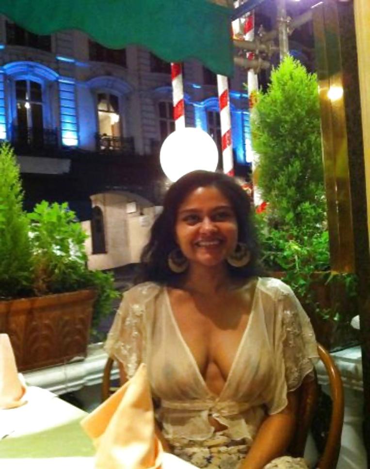 23P Desi Nri Girls Showing Pussy And Boobs