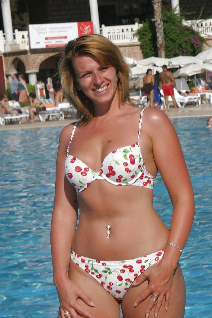 25P HAPPY MILFS