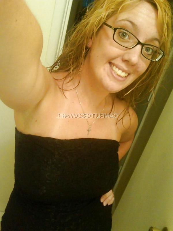 25P Self Shot With Glasses 