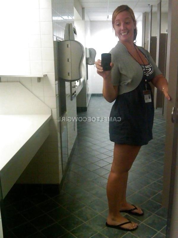 25P Self Shot With Glasses 