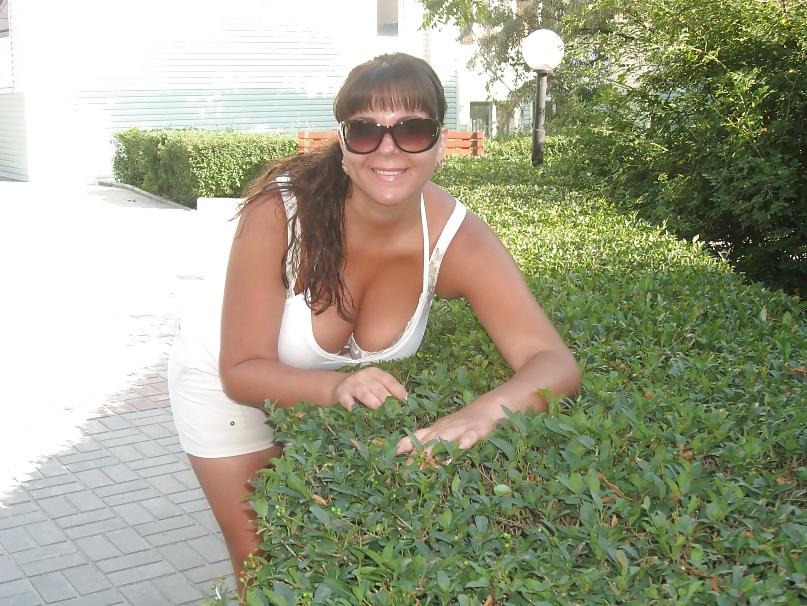 17P Busty Russian Woman 1943