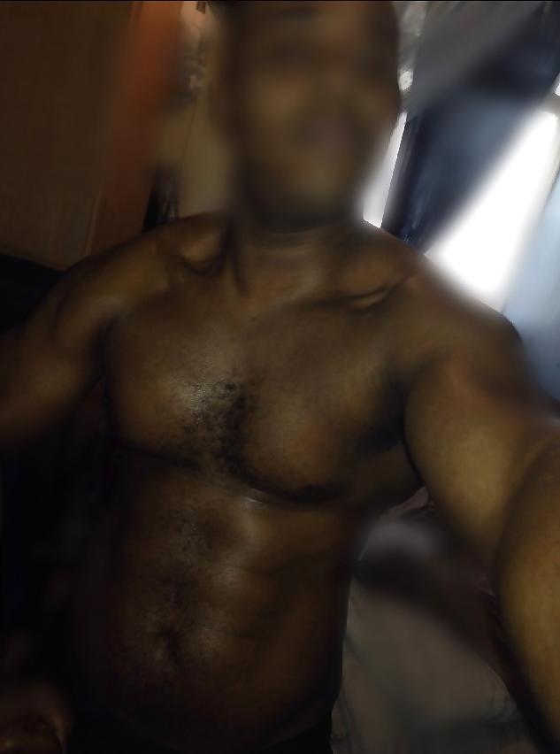 5P Muscular 25 year old black guy