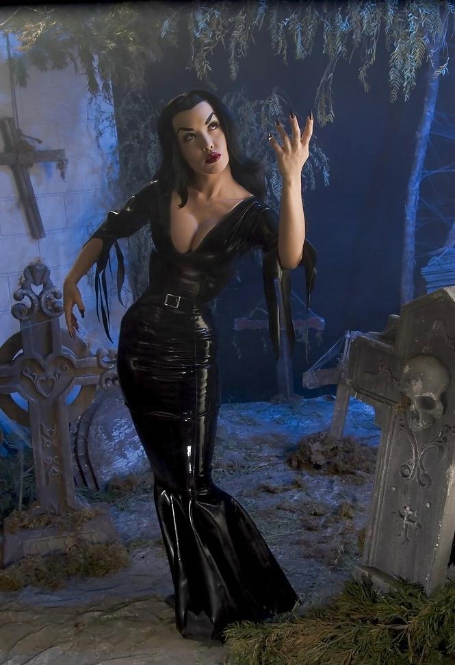 25P Halloween Special III