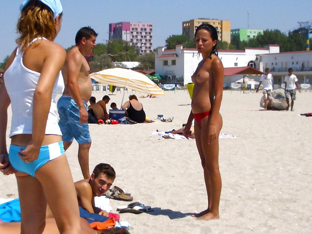 25P Beach babes