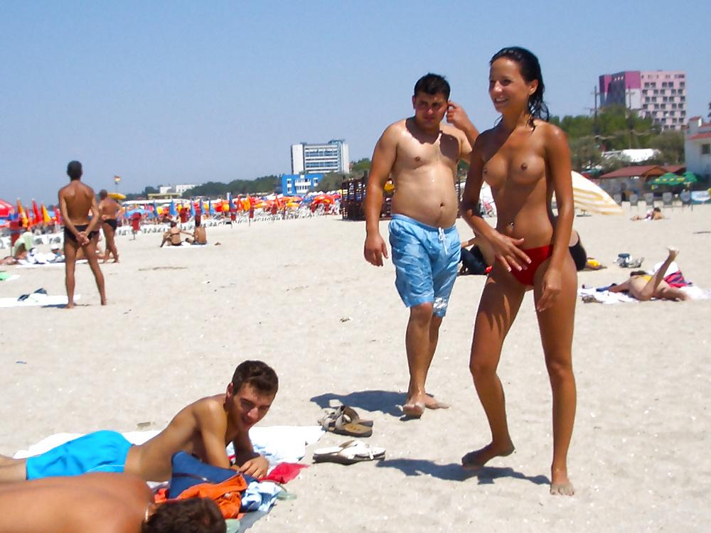 25P Beach babes