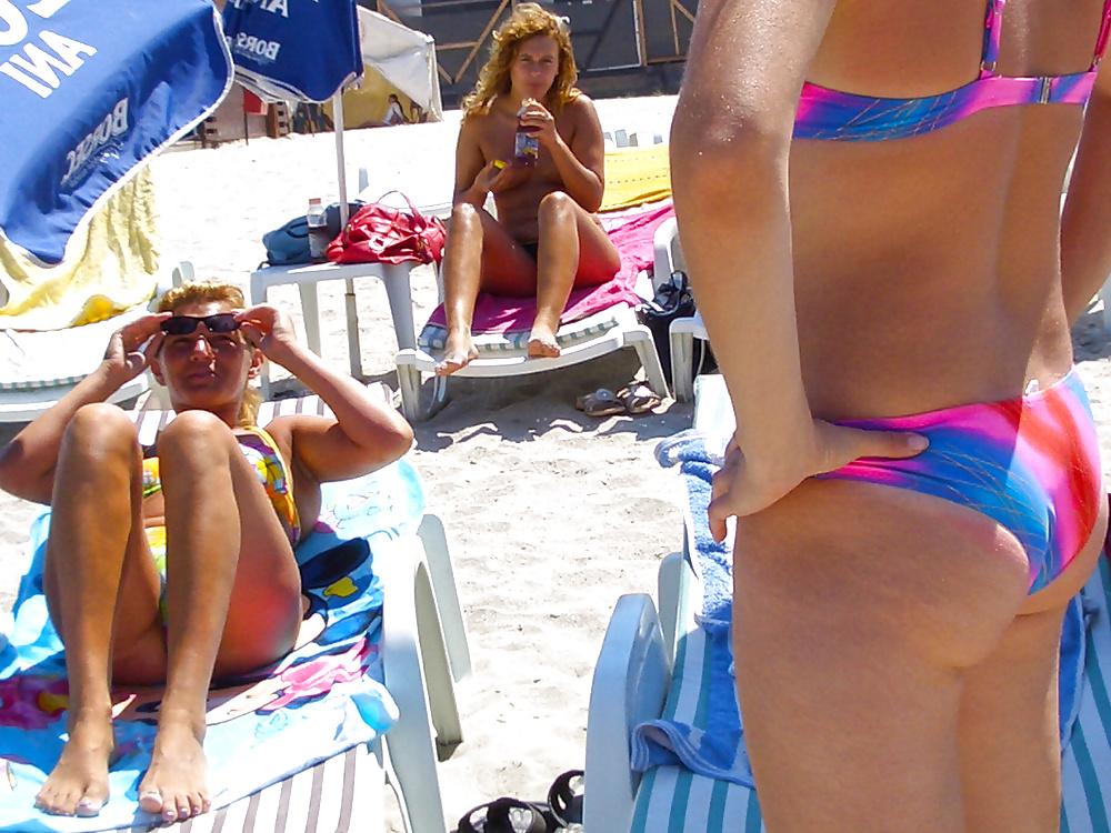 25P Beach babes