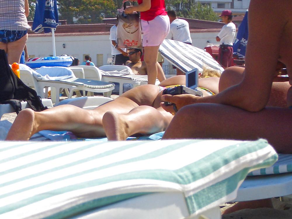 25P Beach babes