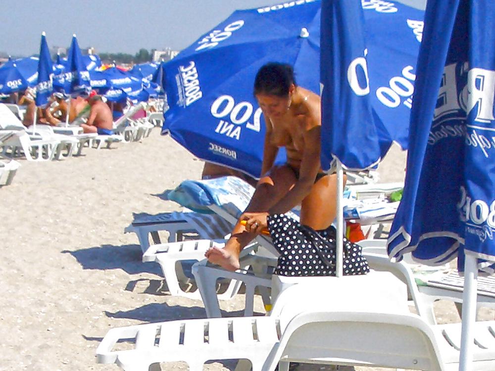 25P Beach babes