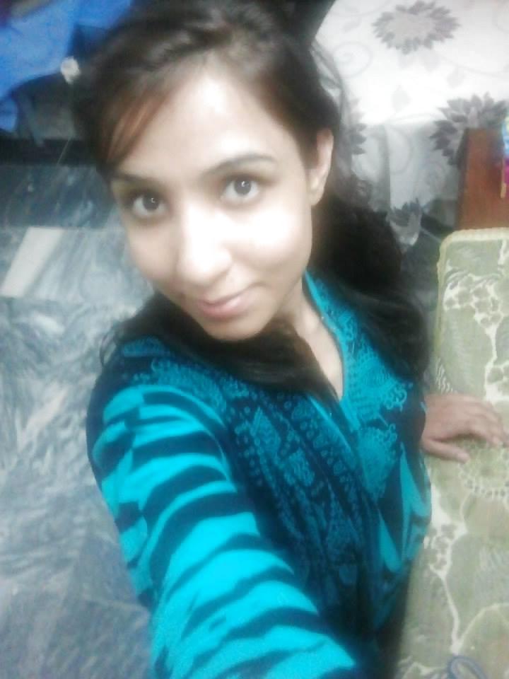 14P Desi Aunty 1.0