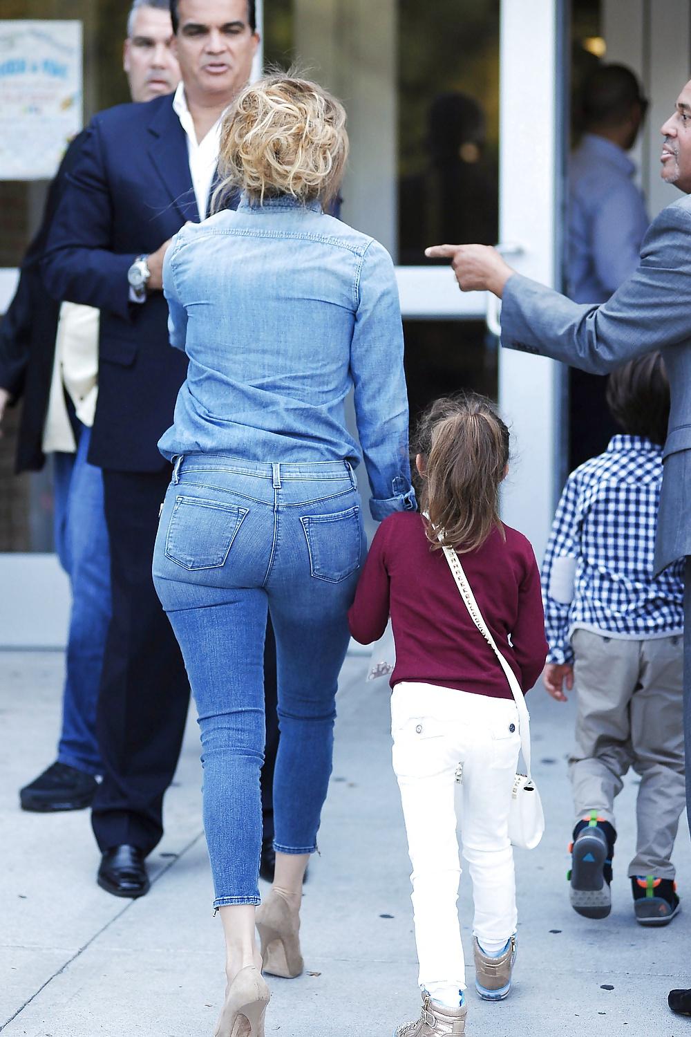 25P Jennifer Lopez Sexy Ass & Curves HUGE WANK GALLERY