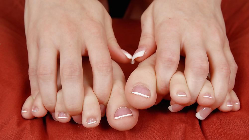 25P FOOT FETISH - XII