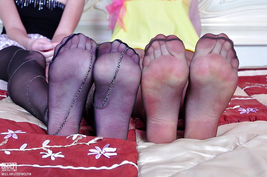 25P Foot fetish