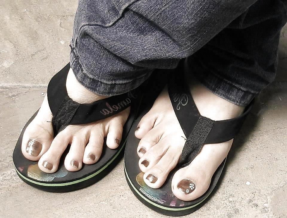 25P Foot fetish