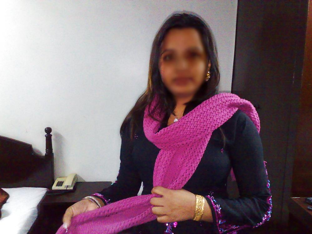25P Desi wife 2