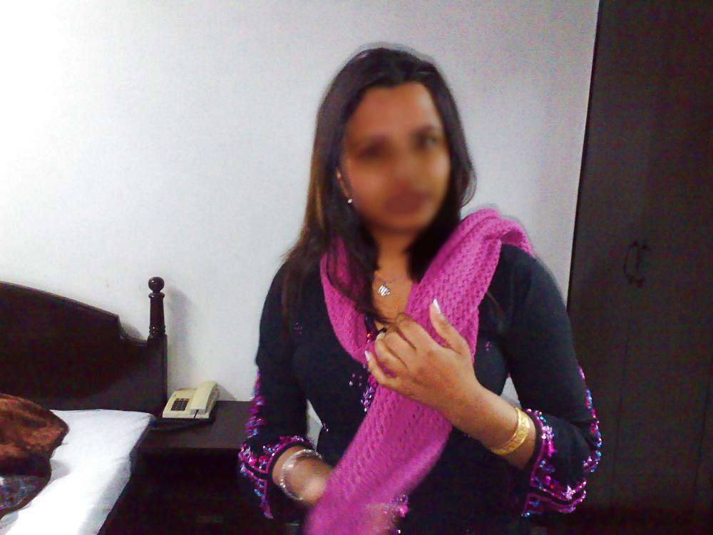 25P Desi wife 2