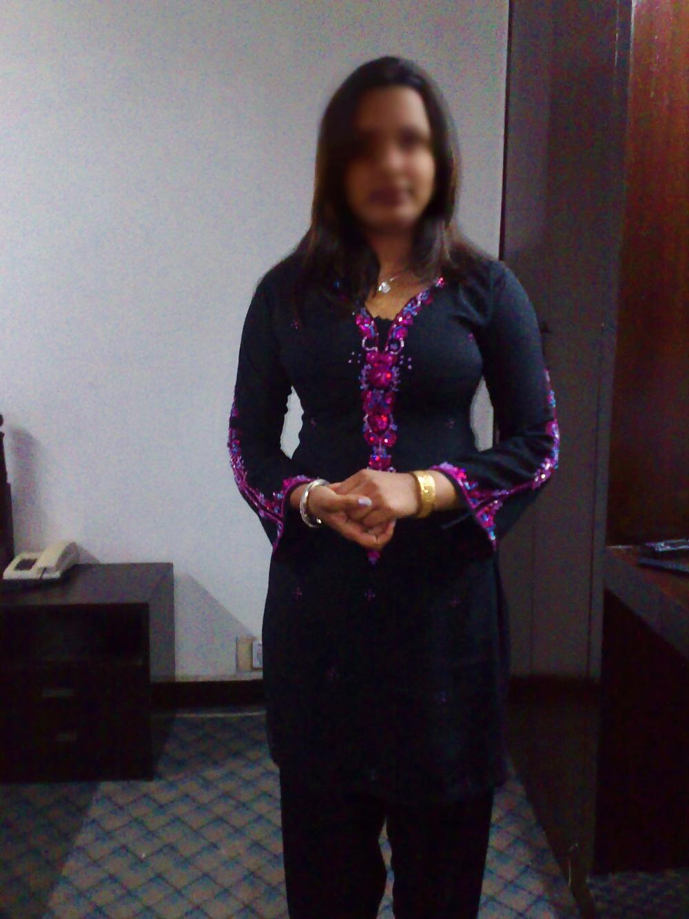 25P Desi wife 2