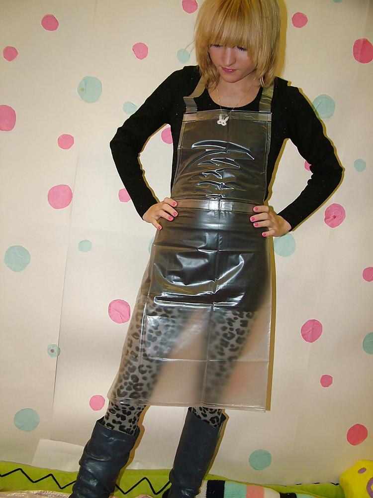 24P Houswife in pvc Apron