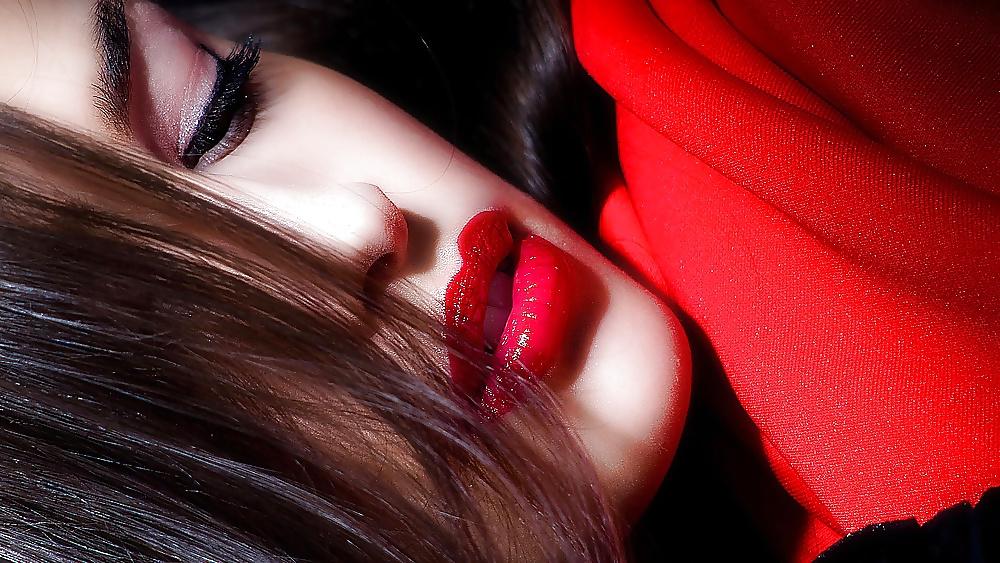 24P These lips are made for kissing...