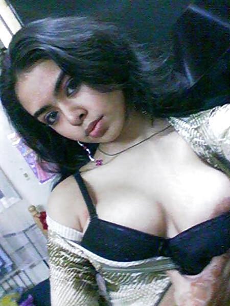 12P Hot desi babe