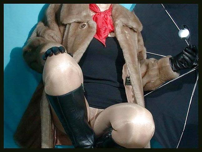 25P Natural ladies model hose close-ups