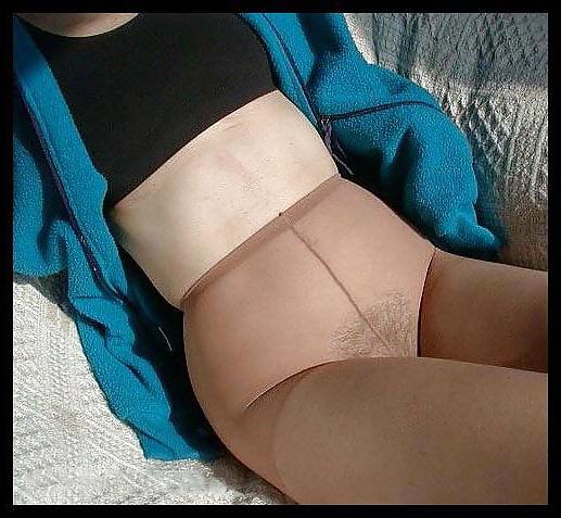 25P Natural ladies model hose close-ups