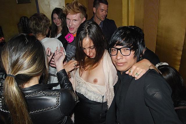 17P Downblouse 002