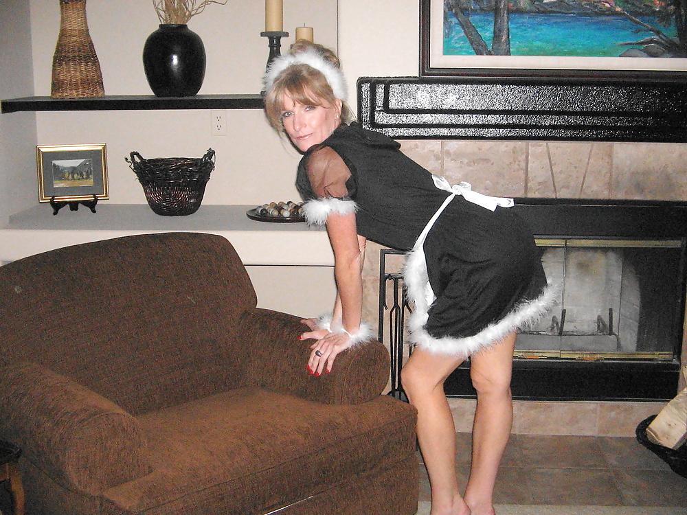 9P MILF Wife Dresses Up for Halloween
