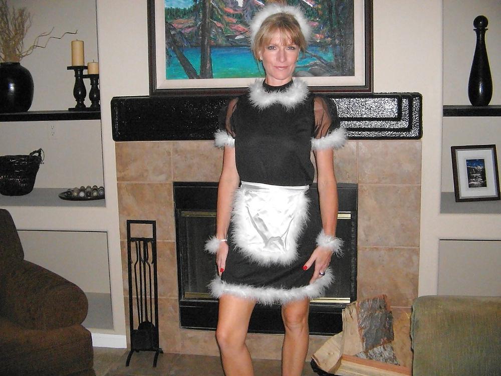 9P MILF Wife Dresses Up for Halloween