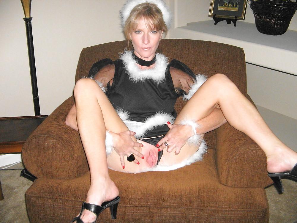 9P MILF Wife Dresses Up for Halloween